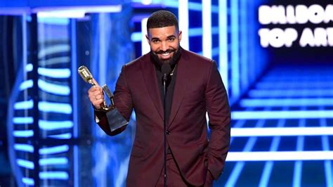 Drake wins 12 Billboard Awards, breaks record and gives shout out to 'Game of Thrones' - ABC News