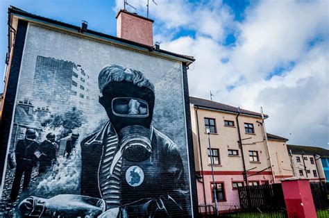 Derry Murals: The Troubles of Northern Ireland - Travel Addicts