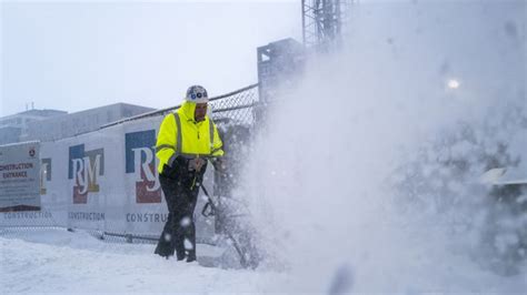 Winter storm hits U.S.: California on blizzard alerts, thousands ...