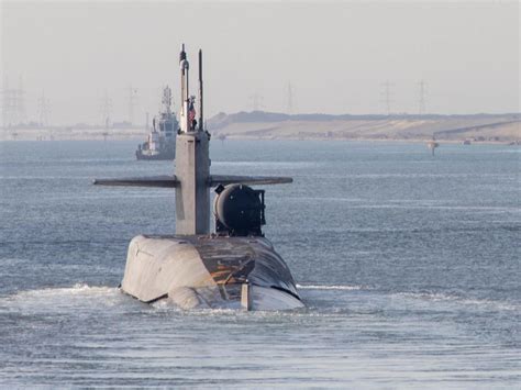 US military photo shows an Ohio-class submarine loaded with cruise ...