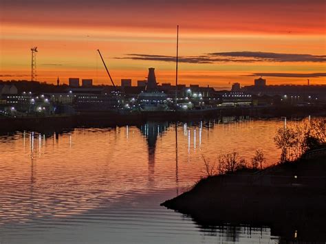 Glasgow river sunrise | quite a welcome home to wake up to | Flickr