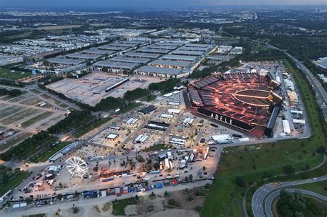 Weltrekordversuch bei Adele-Konzert in München: Die Arena der Superlative in Bildern