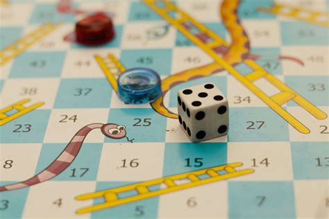 9 of The Best Board Games For Seniors | New Care Homes