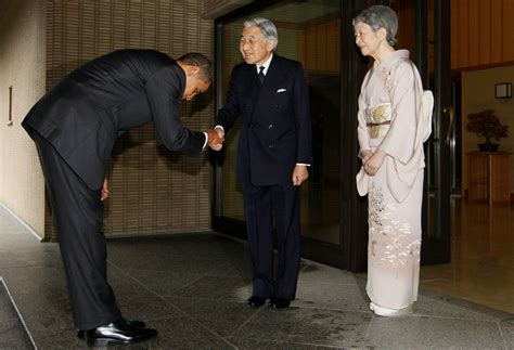 Japanese Bowing: Etiquette and Meanings - Ojigi: Apologies and Greetings in Japan