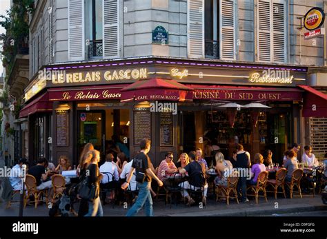 Eating in paris hi-res stock photography and images - Alamy