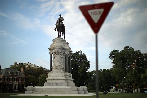 A Robert E. Lee Statue Has Been Approved for Removal in Virginia | Observer