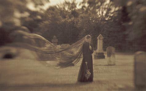 Haunted Stories: The Lovelorn Ghost of the Cemetery