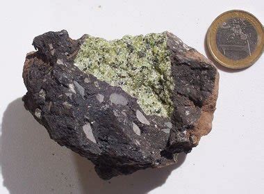 Peridotite: Igneous Rock - Pictures, Definition & More