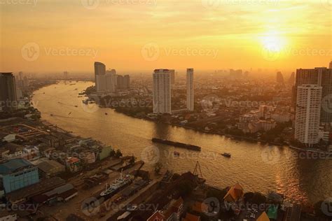 bangkok skyline 714013 Stock Photo at Vecteezy