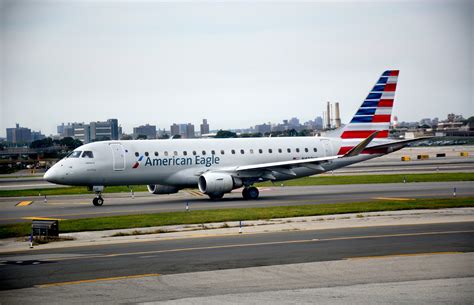 American Airlines is adding 22 spacious E170 regional jets this spring ...