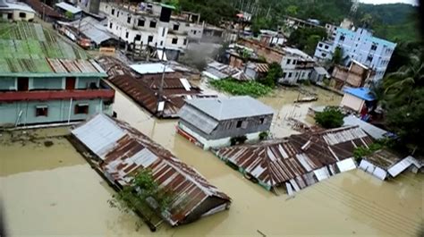 Landslides, floods kill scores in Bangladesh | Otago Daily Times Online ...