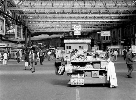 Pictures of Waterloo Station in 1974 - Flashbak