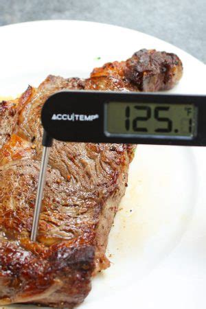 How to Broil Steak in the Oven - TipBuzz