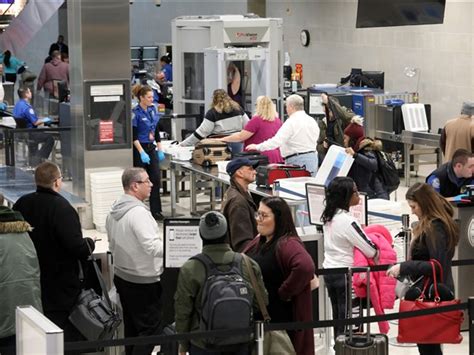 TSA, passengers share opposing views on airport wait times | The Blade