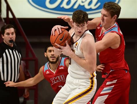 Gophers men basketball searching for offensive help for Marcus Carr ...