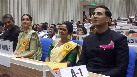 Akshay Kumar Overwhelmed After Receiving His First National Award In 26 ...