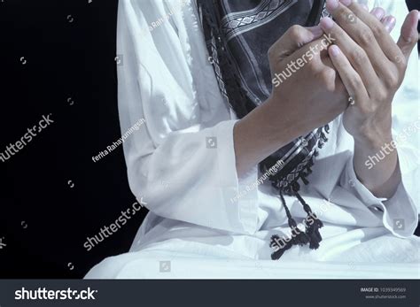 Praying Hands Old Man Stock Photo 1039349569 | Shutterstock