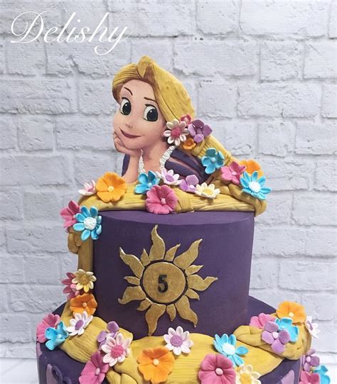 Rapunzel cake - Decorated Cake by Zahraa - CakesDecor