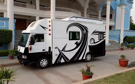 Vanity Van Hire, Vanity Van Hire in Amritsar, Vanity Van in Amritsar - Amritsar Car Hire