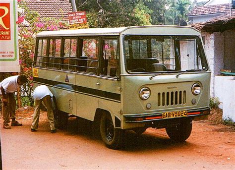 Forgotten vans of India: Force Tempo Matador to Mahindra Voyager