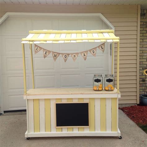 Homemade lemonade stand Kids Lemonade Stands, Diy Lemonade Stand, Lemonade Party, Pallet ...