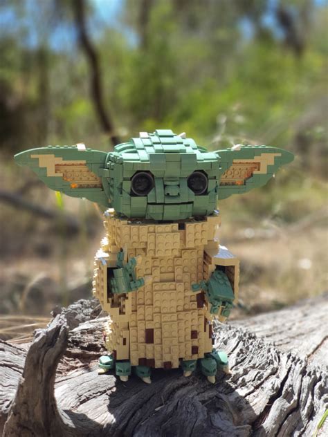 La MOC LEGO di Baby Yoda creata dal set LEGO Star Wars 75255 - Yoda | Lega Nerd