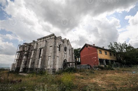 Abandoned building ruins 21747270 Stock Photo at Vecteezy