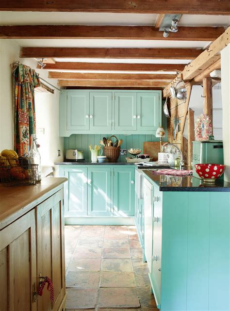 Traditional Country Kitchen Ideas | Real Homes #FrenchCountryKitchen | Country kitchen, French ...