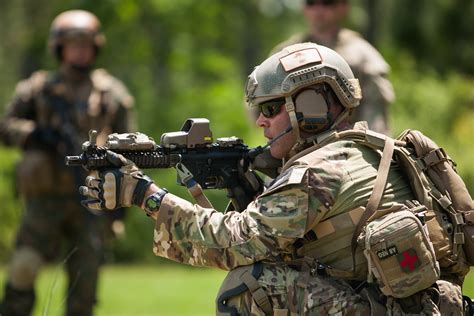 "A U.S. Special Forces soldier with the Army National Guard explains ...