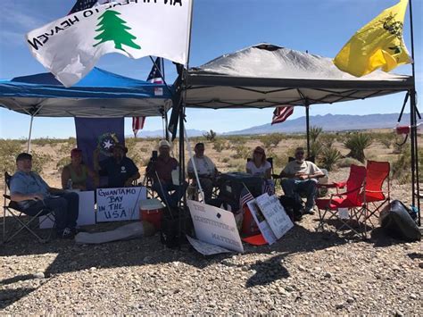 bundy_supporters_protesting_at_the_nevada_southern_detention_center_on ...