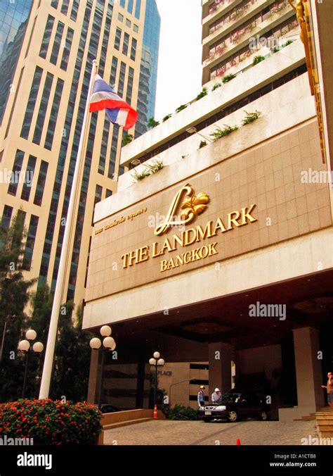 The Landmark luxury hotel Sukhumvit Road Bangkok Stock Photo - Alamy