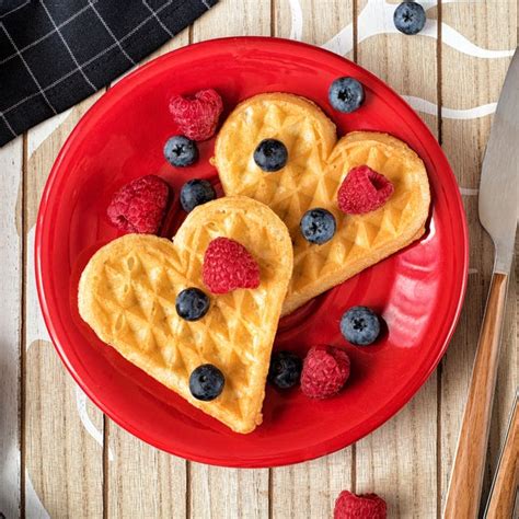 6 Best Heart-Shaped Waffle Makers 2022 - Heart Waffle Maker Reviews