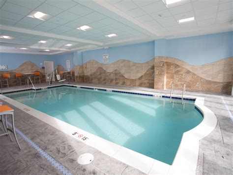 Hotels in Morgantown, WV | Holiday Inn Morgantown - University Area