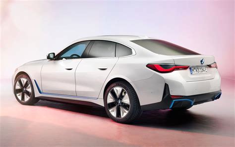 BMW unveils i4 electric sedan with 300 miles of range | Electrek