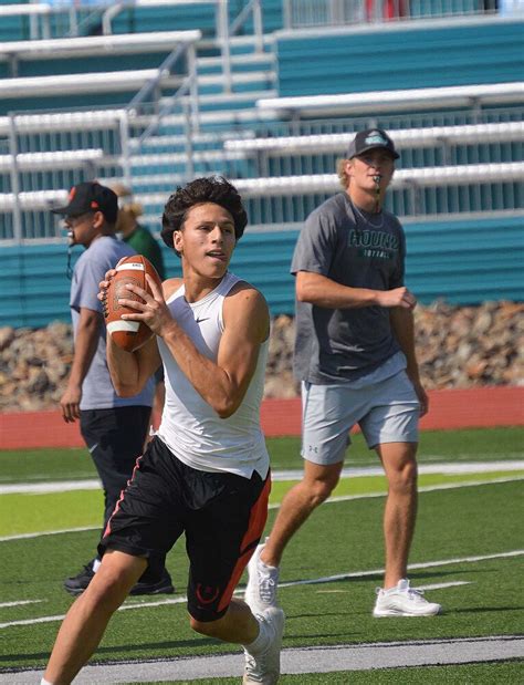 Area students take part in '7-on-7' drills - The Eastern New Mexico News