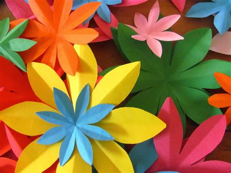 A Patchwork Life: Easy paper flowers | Easy paper flowers, Paper ...