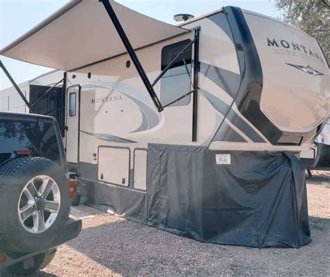 RV Skirting: What Is It, What Does In Do & How To Skirt Your Camper?