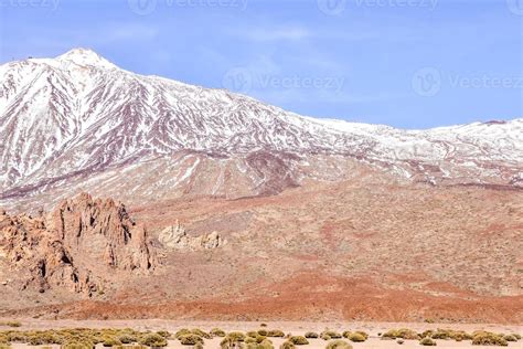 Snowy mountain landscape 21502112 Stock Photo at Vecteezy