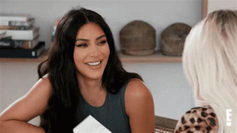 Kim Kardashian Laughing GIFs | Tenor