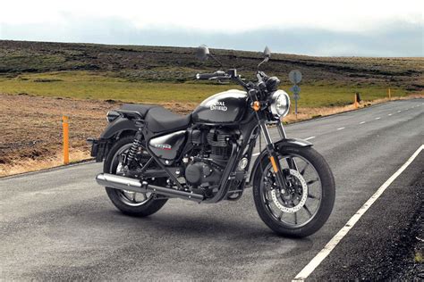 Royal Enfield Meteor 350 Fireball Custom Price, Images, Mileage, Specs & Features