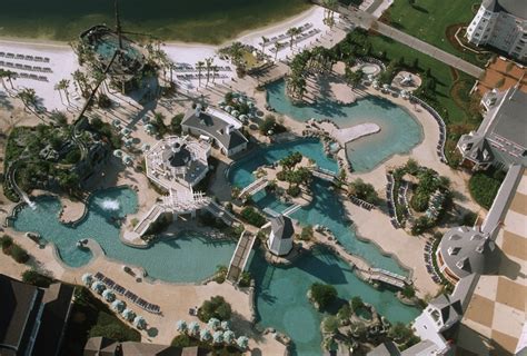 Vintage Walt Disney World: Disney’s Yacht & Beach Club Resort Opens | Disney Parks Blog