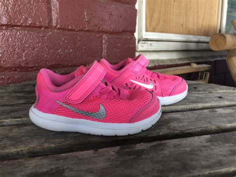 Nike Toddler Girls Hot Pink Athletic Shoes, Sz 6 C