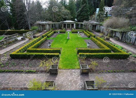 Garden in Hatley castle stock photo. Image of hatley - 13531930