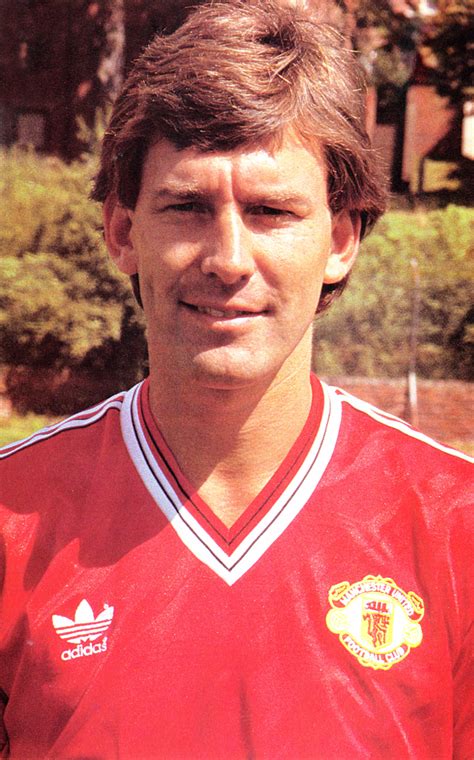 MANCHESTER UNITED FORLIFE: Bryan Robson in 1986 - 1988