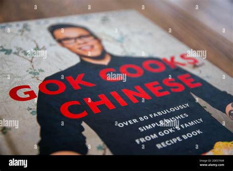 Gok wan cooking hi-res stock photography and images - Alamy