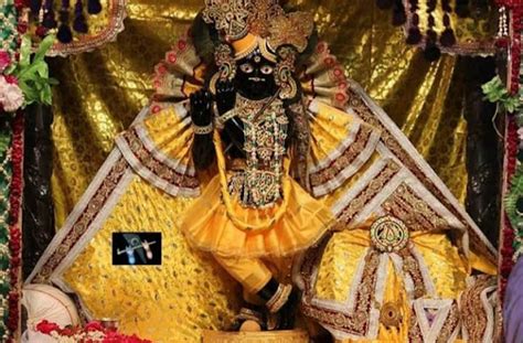 Shri Banke Bihari Temple Vrindavan Travel Guide and Timings