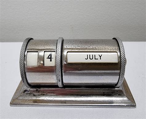 Art Deco Chrome Desk Perpetual Calendar – Moonee Ponds Antiques