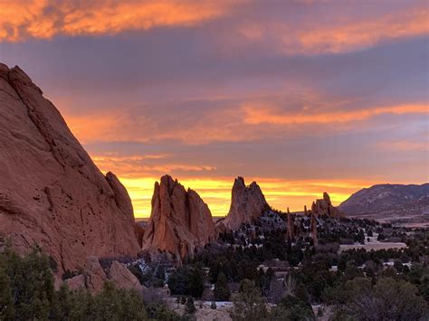 Sunrise at Garden of the Gods CO | Best camping gear, Camping locations, Camping near me