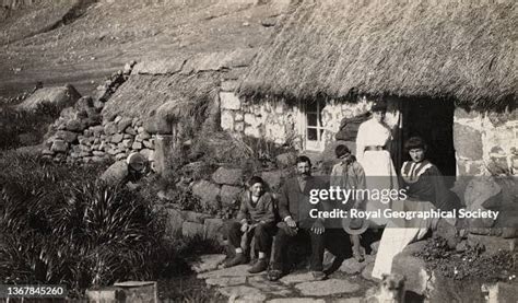 People of Tristan da Cunha during the Shackleton-Rowett Antarctic ...