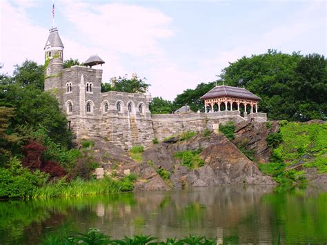 Belvedere Castle is a building in Central Park in Manhattan, New York | Castle, Belvedere ...